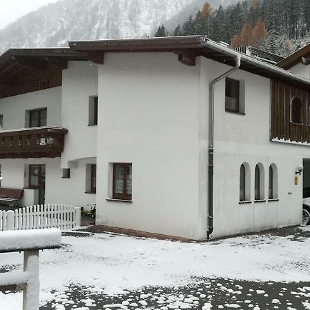 Haus Huter Apartamento Kaunertal Exterior foto