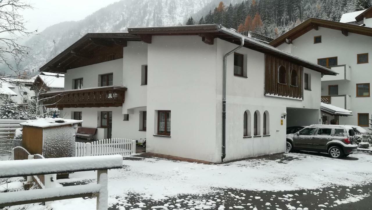 Haus Huter Apartamento Kaunertal Exterior foto